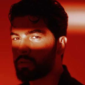 دانلود آهنگ کیارش توی هر شهر غریبی میشه با تو موندنی شد کیارش توی هر شهر غریبی میشه با تو موندنی شد